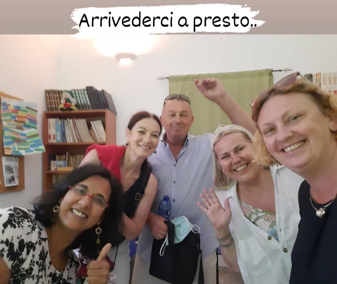 nauczyciele w sali szkoleniowej