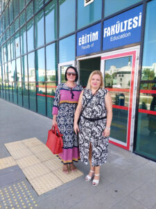 dr Anna Ziółkowska oraz dr Katarzyna Miłek w Uşak Üniversitesi (Turcja)