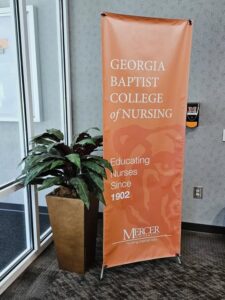 Praktyki studentów i absolwentów pielęgniarstwa w Marietta (USA) w ramach programu Erasmus+ (baner Georgia Baptist College of Nursing)