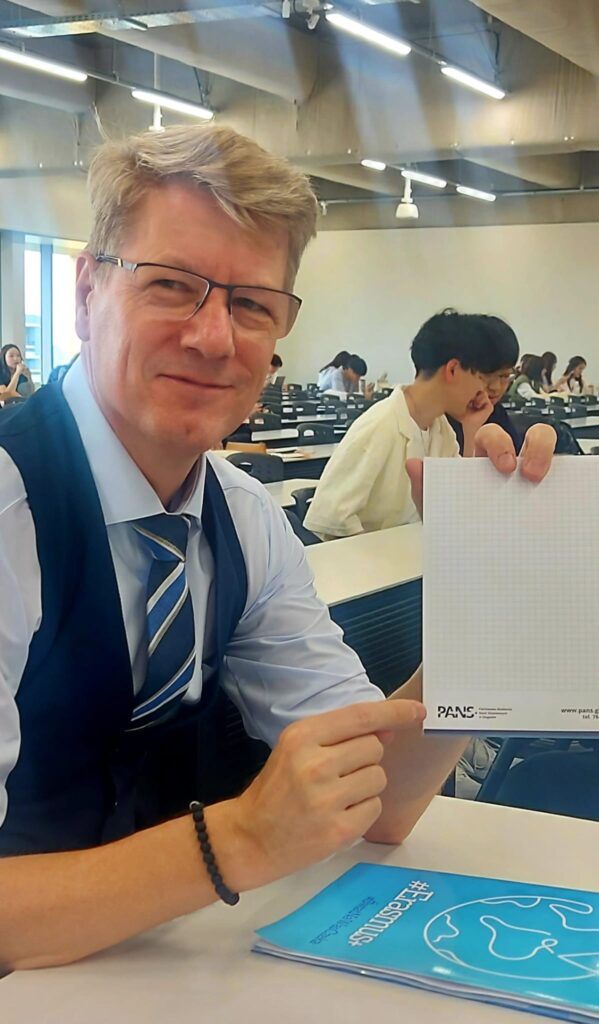 Dr hab. Zygmunt Waśkowski szkoli się w Meiji University of Tokyo (Japonia)